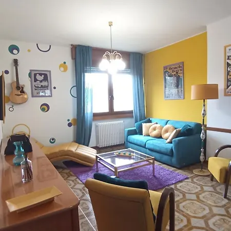 Yellow Submarine Apartman Milánó